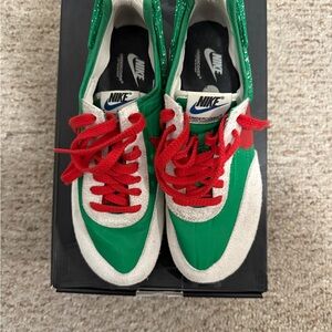 Women’s Nike Daybreak Undercover - size 9.5